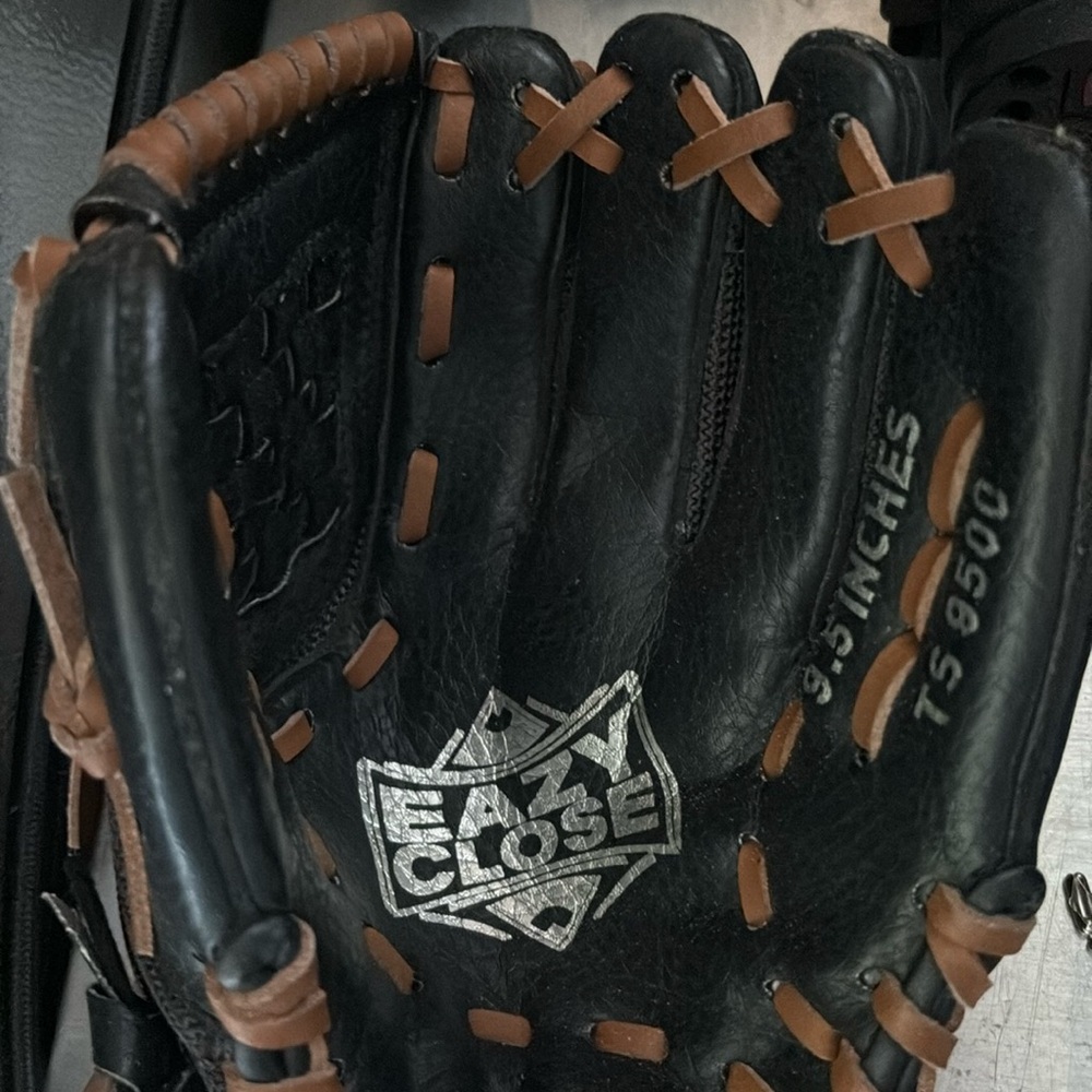Adidas Youth Easy Close Baseball Glove 9.5